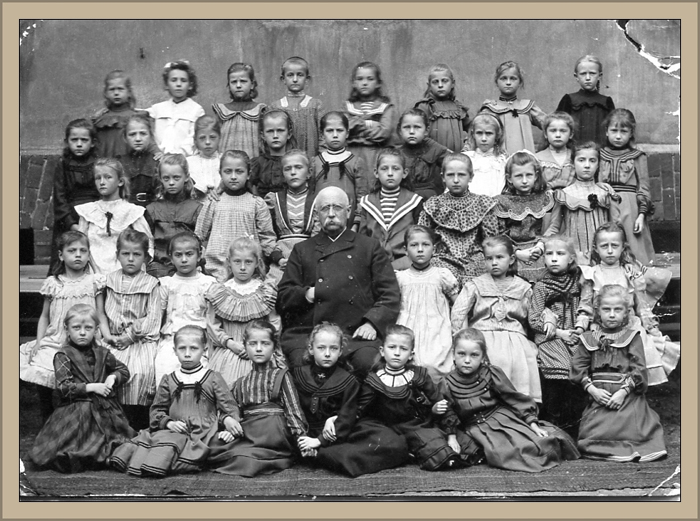 18_tochter emma als schulkind 1905