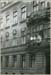 01_unser haus sorauer strasse 5 auf dem balkon hedi magda eva ilse dahinter emma_etwa 1926